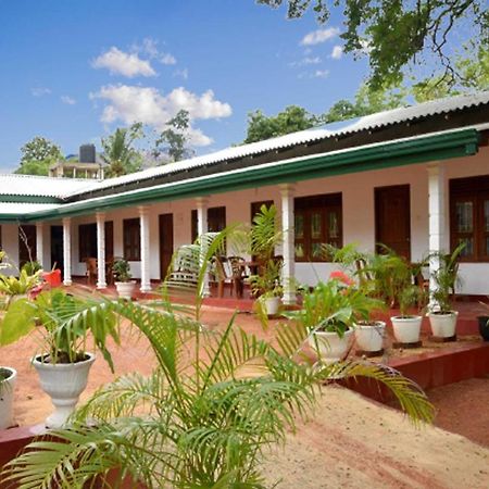 Dula Lake Resort Anuradhapura Exterior photo