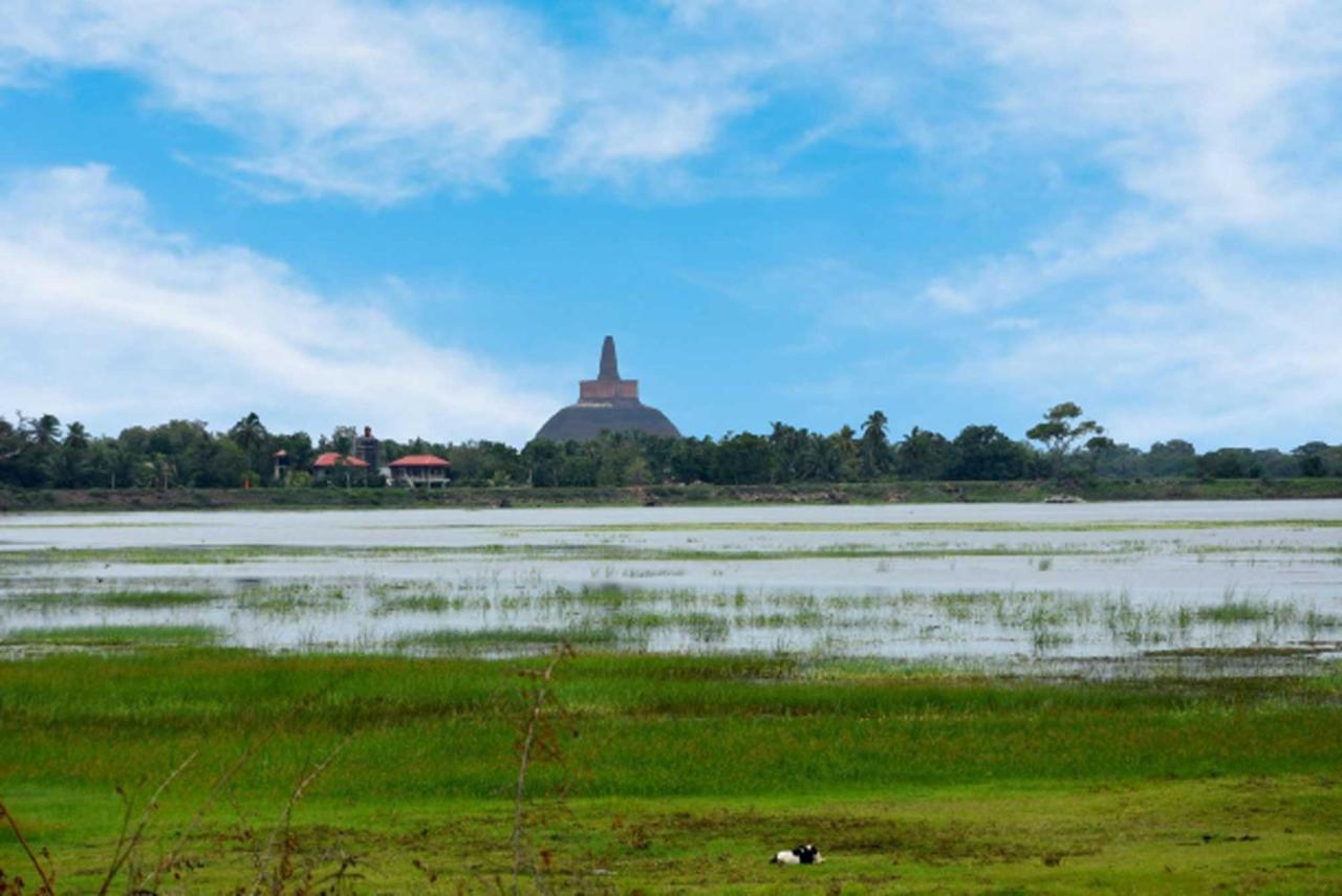 Dula Lake Resort Anuradhapura Exterior photo