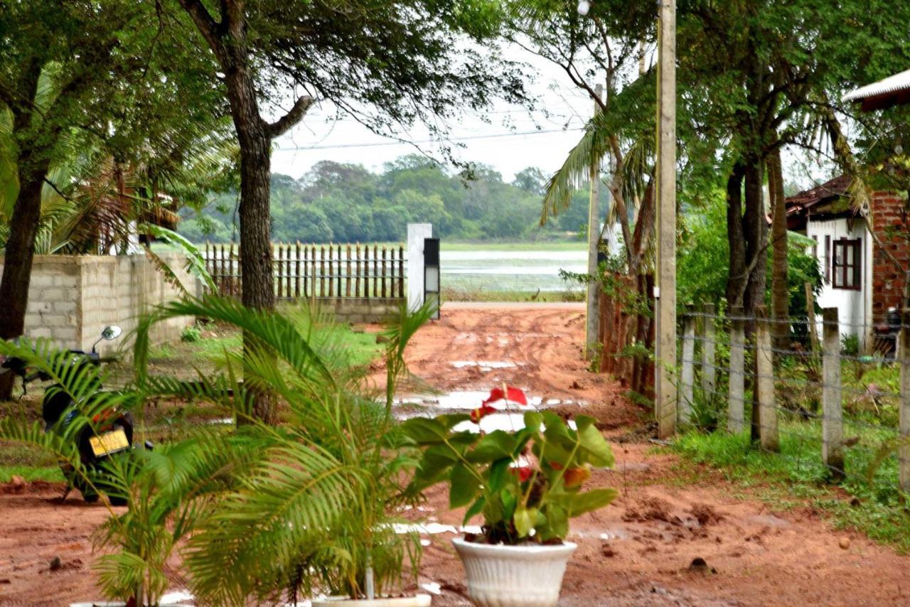 Dula Lake Resort Anuradhapura Exterior photo